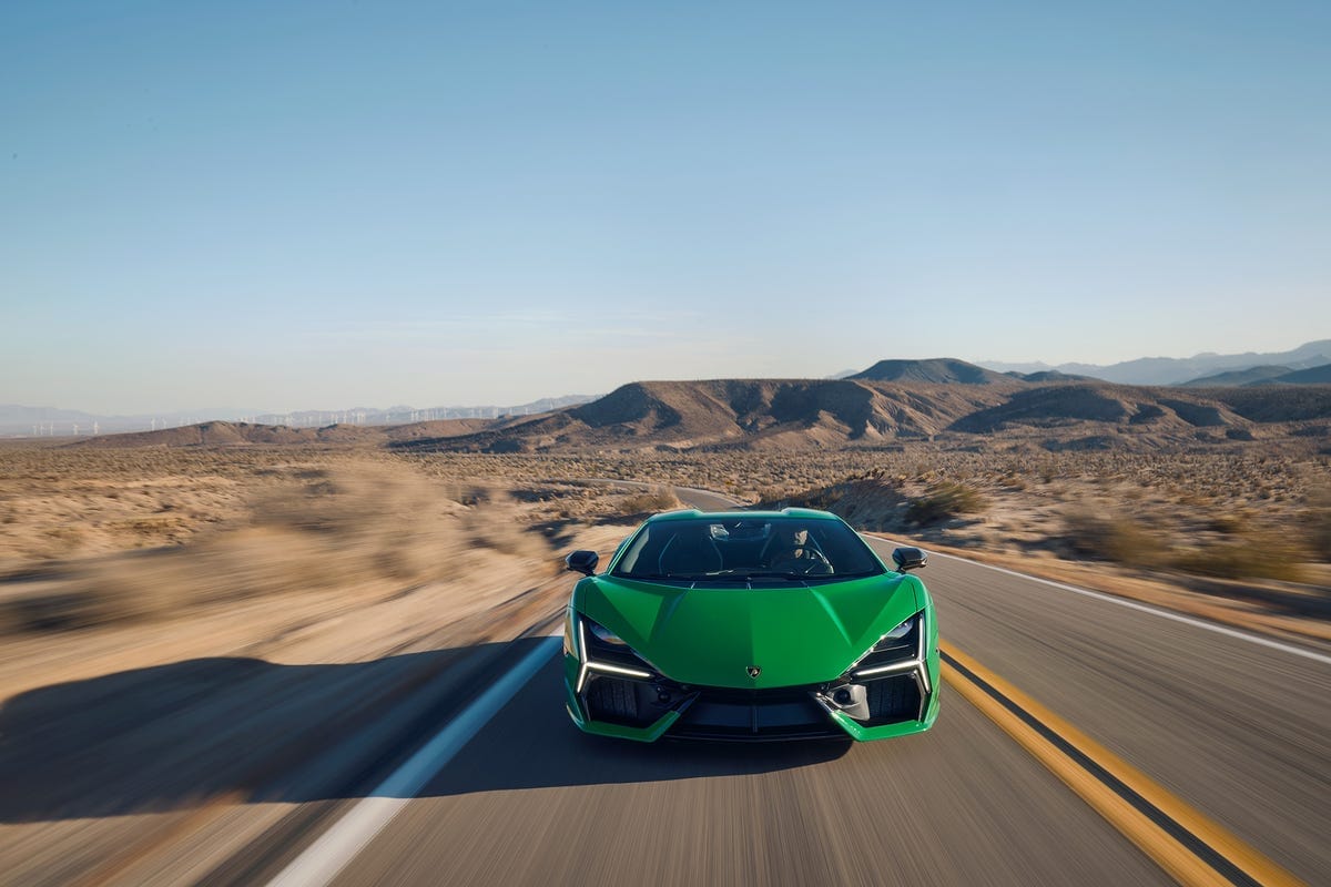 Lamborghini Revuelto